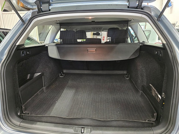 Volkswagen Passat Alltrack 8 of 26