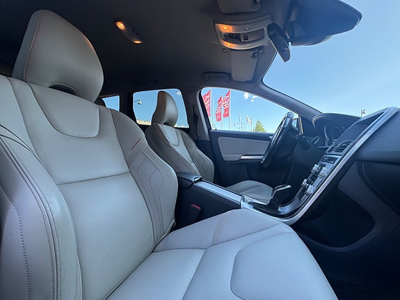Volvo XC60 9 of 14