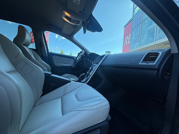 Volvo XC60 10 of 14