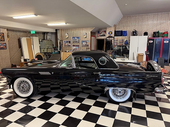 Ford Thunderbird 5 of 30