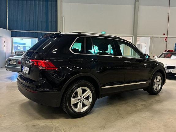 Volkswagen Tiguan 3 of 30
