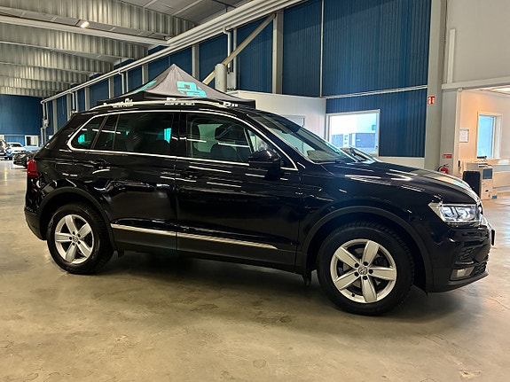 Volkswagen Tiguan 2 of 30