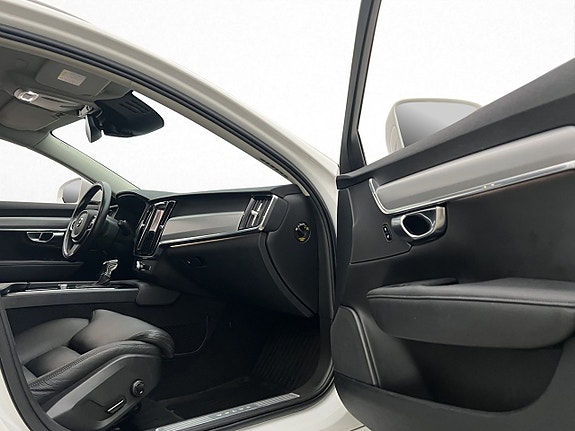 Volvo V90 23 of 30