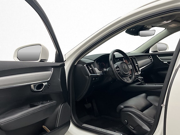 Volvo V90 8 of 30