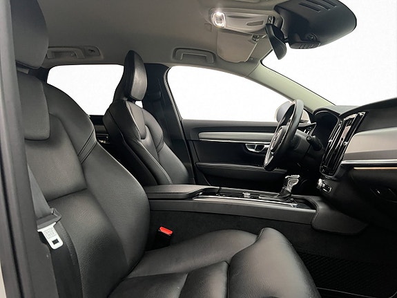 Volvo V90 24 of 30