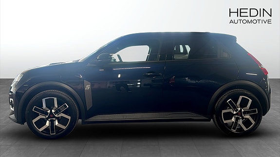 Renault 5 E-Tech 6 of 12