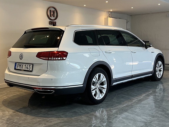 Volkswagen Passat Alltrack 5 of 25