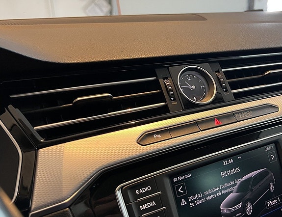 Volkswagen Passat Alltrack 14 of 25