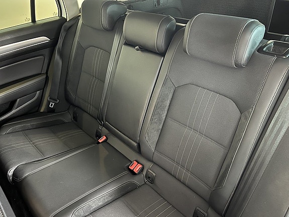 Volkswagen Passat Alltrack 19 of 25