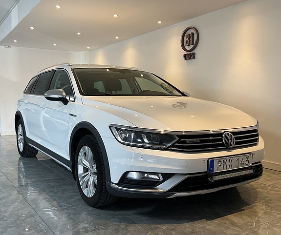 Volkswagen Passat Alltrack 3 of 25