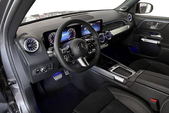 Mercedes-Benz GLB200 6 of 13