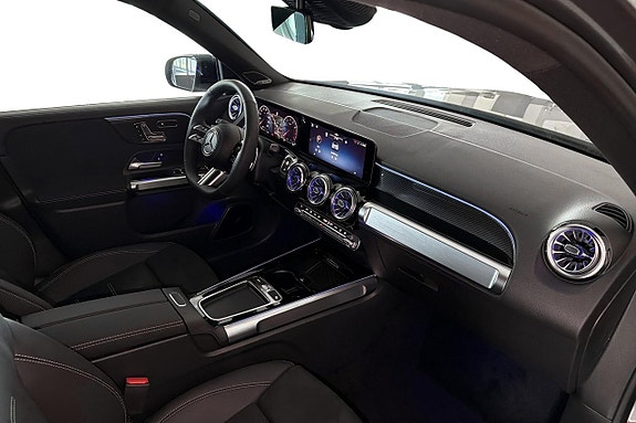 Mercedes-Benz GLB200 10 of 13
