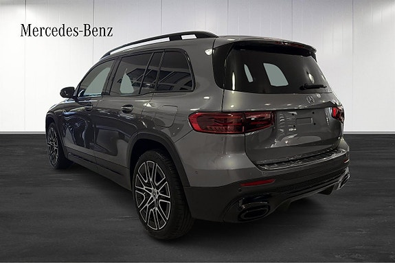 Mercedes-Benz GLB200 3 of 13