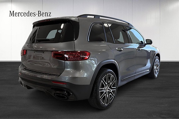 Mercedes-Benz GLB200 4 of 13