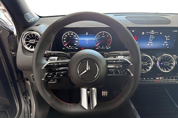 Mercedes-Benz GLB220 d 7 of 12