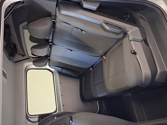 Volkswagen Caddy Maxi 8 of 12
