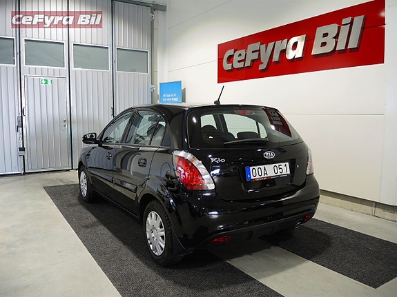 Kia Rio 6 of 14