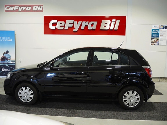 Kia Rio 4 of 14