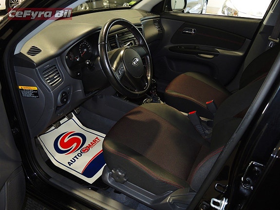 Kia Rio 10 of 14