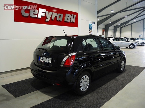 Kia Rio 8 of 14
