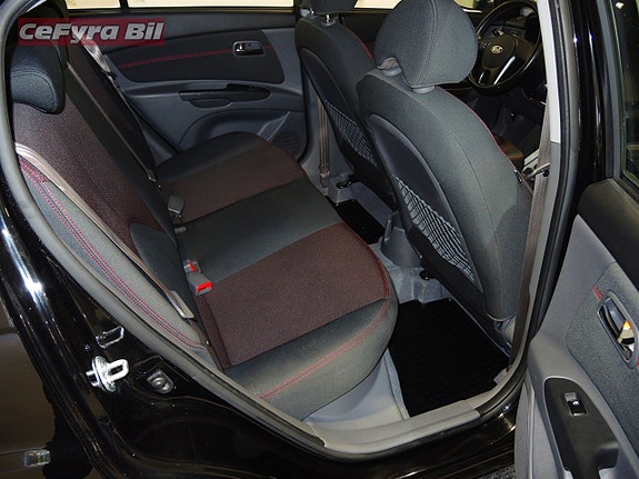 Kia Rio 12 of 14