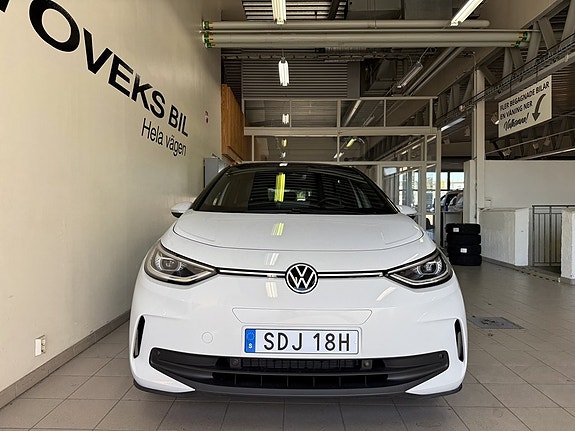 Volkswagen ID.3 2 of 9
