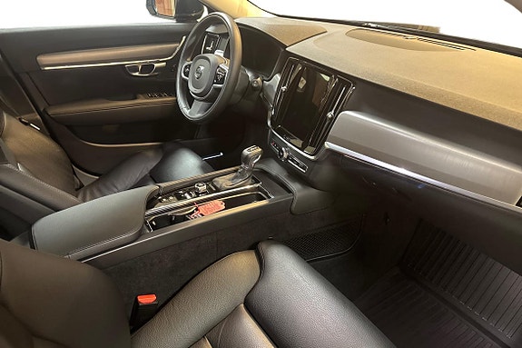 Volvo V90 10 of 16