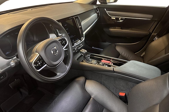 Volvo V90 8 of 16