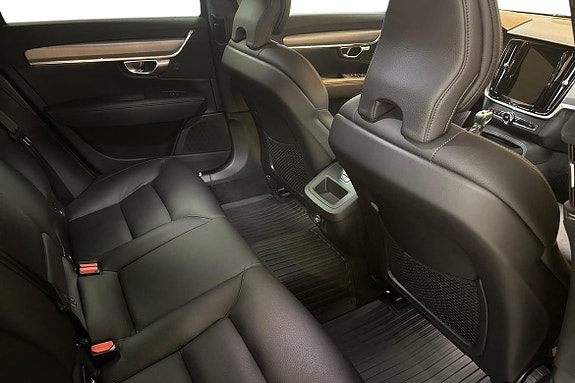 Volvo V90 11 of 16