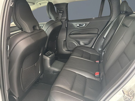 Volvo V60 8 of 13