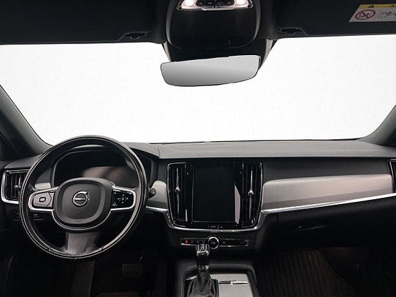Volvo V90 Cross Country 14 of 28