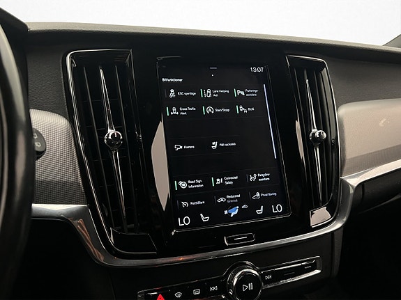 Volvo V90 Cross Country 20 of 28