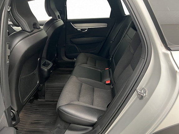 Volvo V90 Cross Country 13 of 28