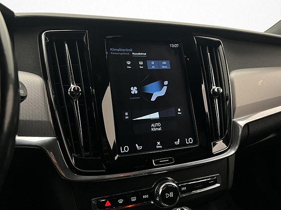 Volvo V90 Cross Country 22 of 28