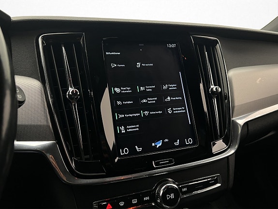 Volvo V90 Cross Country 21 of 28