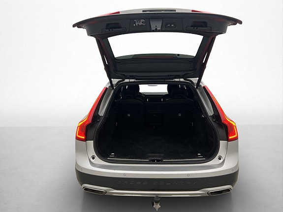 Volvo V90 Cross Country 28 of 28