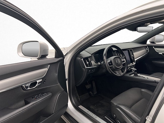Volvo V90 Cross Country 8 of 28