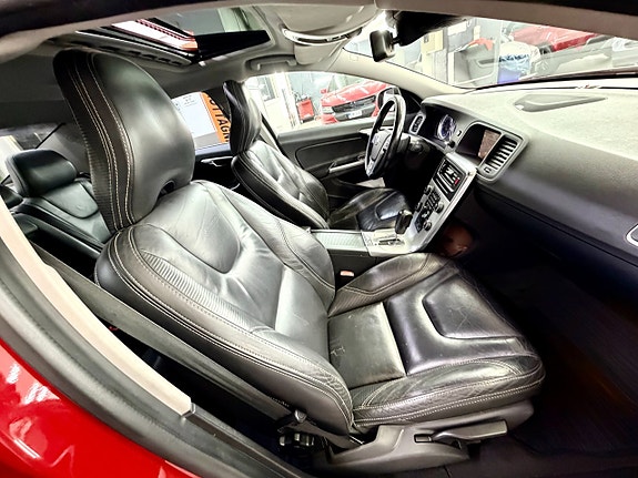 Volvo S60 15 of 24