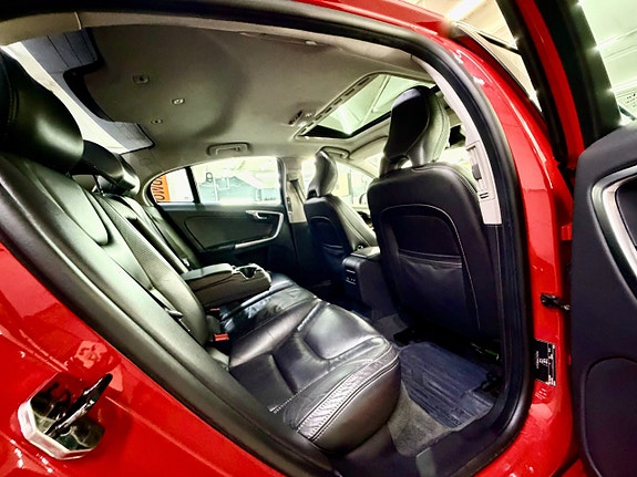 Volvo S60 14 of 24