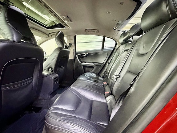 Volvo S60 13 of 24