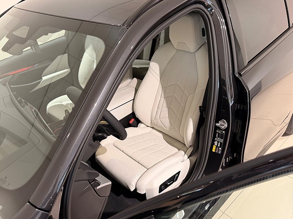 BMW 530e 4 of 13