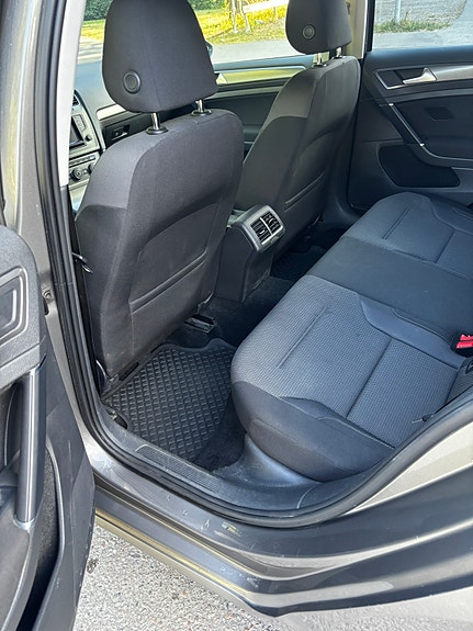 Volkswagen Golf VII 7 of 9