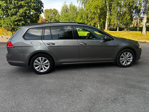 Volkswagen Golf VII 5 of 9