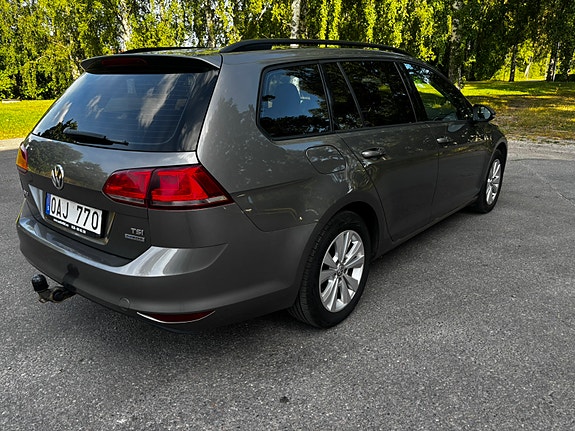 Volkswagen Golf VII 4 of 9