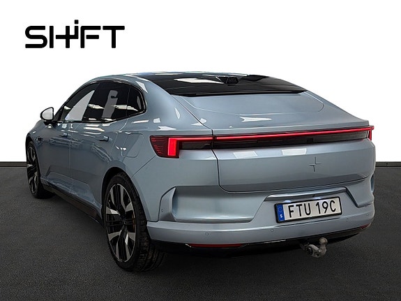 Polestar 4 5 of 24