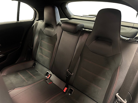 Mercedes-Benz A180 14 of 15