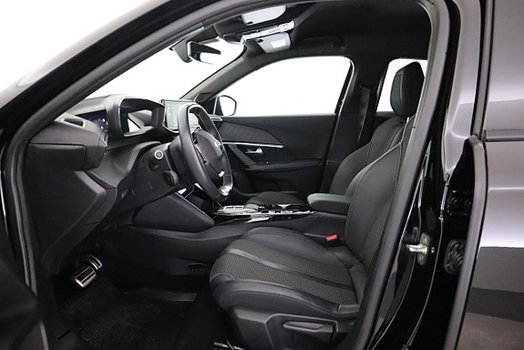 Peugeot e-2008 12 of 23