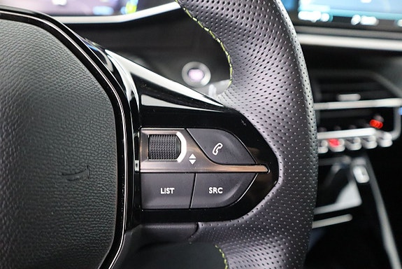 Peugeot e-2008 17 of 23