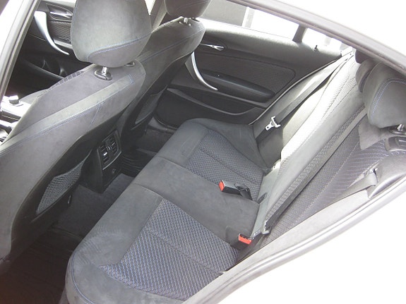 BMW 116i 8 of 13