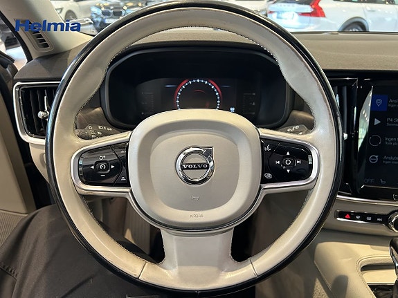 Volvo V90 Cross Country 9 of 13
